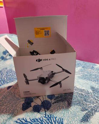 DJI Mini 4 Pro Fly More Combo