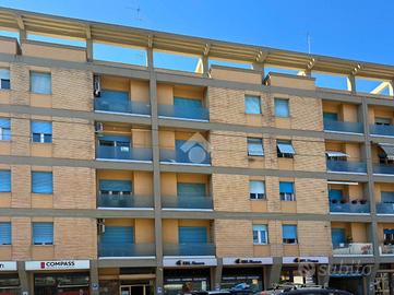 4 LOCALI A ANCONA