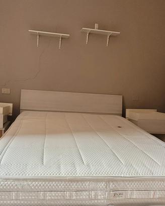 Letto matrimoniale contenitore e  due comodini
