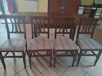 Tavolo e sedie in ciliegio 