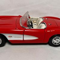 Road Signature 1/18 Chevrolet Corvette 1957