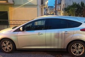 FORD DOCUS 1.6 TDCI BERLINA 5 PORTE