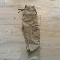 Pantaloni cargo