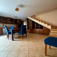 Villa Bifamiliare con ingresso indipendente