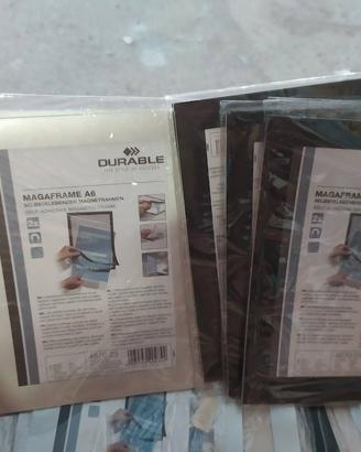Cornice espositiva adesiva Durable formato A6