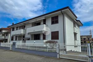 4 LOCALI A GARBAGNATE MILANESE