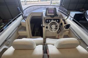 Barca a motore 8 metri Invictus