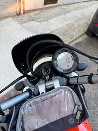 Ducati Scrambler 400 con 8500 KM