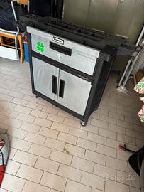 Carrello porta attrezzi
