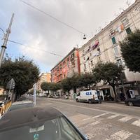 NEGOZIO A NAPOLI