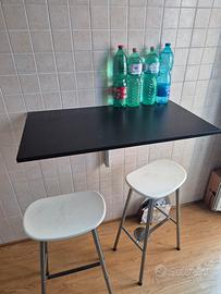 tavolo a scomparsa e sedie