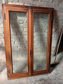 2 Finestre di Legno 2 in  PVC  1 Porta