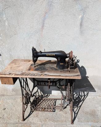 macchina da cucire d'epoca 