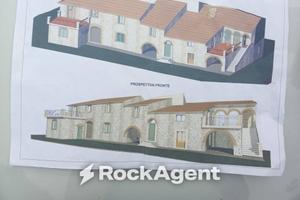 Immobile di 531 m² a Roccella Ionica