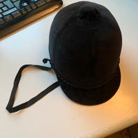 Vecchio cap da equitazione
