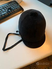 Vecchio cap da equitazione