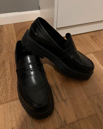 SCARPE NERE ECOPELLE
