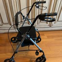 Deambulatore nuovo di zecca