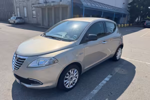 Lancia Ypsilon 1.3 MJT 16V 95 CV 5 porte