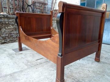 Letto antico un piazza e mezza