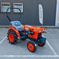 TRATTORE - KUBOTA B 5001 - CON ARCO DI PROTEZIONE
