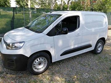 FIAT E-Doblo e-Doblò 50KW CH1 Van