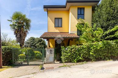 VILLA SINGOLA A MISSAGLIA