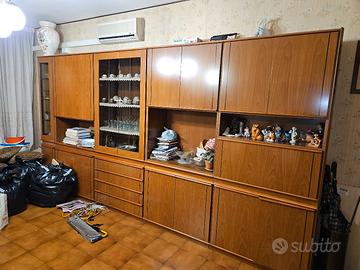 Mobile Soggiorno + tavolo e sedie