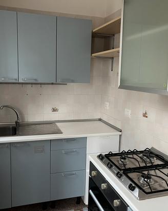 Base e pensili per cucinotto