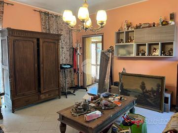 CASA SEMINDIPENDENTE A CASTELLETTO CERVO