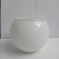 vaso in vetro bianco 