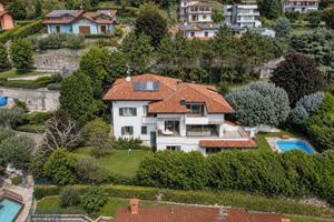 Villa di 502 m² con più di 5 locali e box auto dop