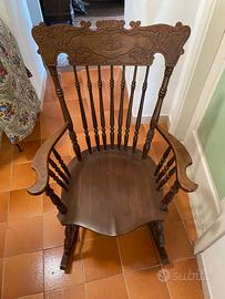 Sedia a dondolo in legno