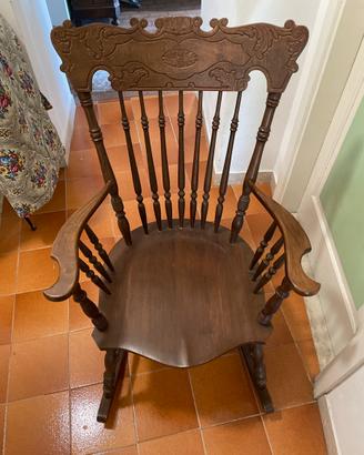 Sedia a dondolo in legno