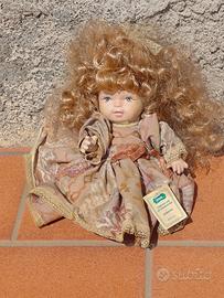 Bambola artigianale in vera porcellana "Giada"