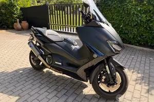 Yamaha TMAX 560 – 2021 – 13.590km