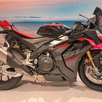 Aprilia RSV4 1100 Factory
