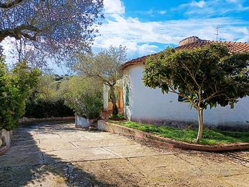 Grande Villa In zona Monte Oro