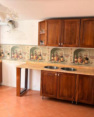 Pensili cucina  e ripiano in marmo