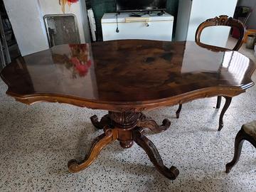 tavolo in legno con 6 sedie