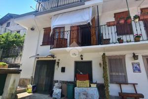 CASA SEMINDIPENDENTE A MEZZENILE