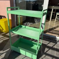 Carrellino da cucina con mensole