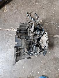 Volvo V40 2017 2.0D 120cv cambio manuale 6 marce