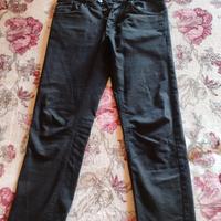 Pantalone nero stretto marca Lay