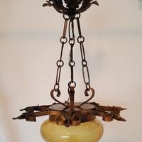 Lampadario in ferro battuto