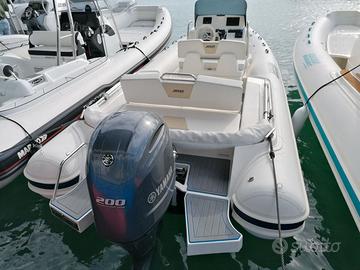 Joker Boat 650 Plus 7MT Yamaha F200  236 ore
