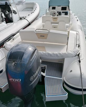 Joker Boat 650 Plus 7MT Yamaha F200  236 ore