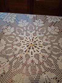 Tovaglia uncinetto per tavolo rotondo