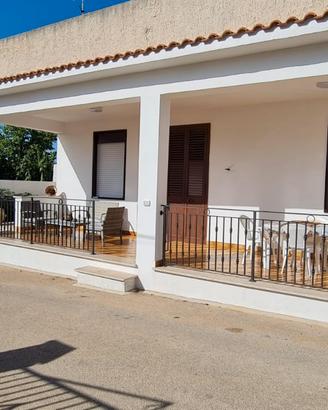 Triscina villa 5 vani a pochi passi dal mare