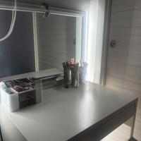 Scrivania trucco +specchio